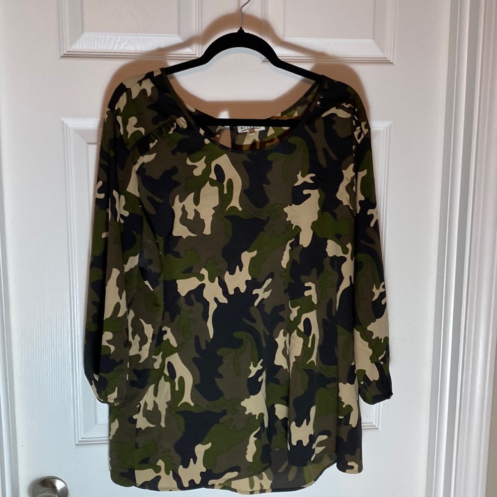 Mileage Camouflage Women’s Tunic Top Plus Size 3X Boatneck Ruffle Accent
